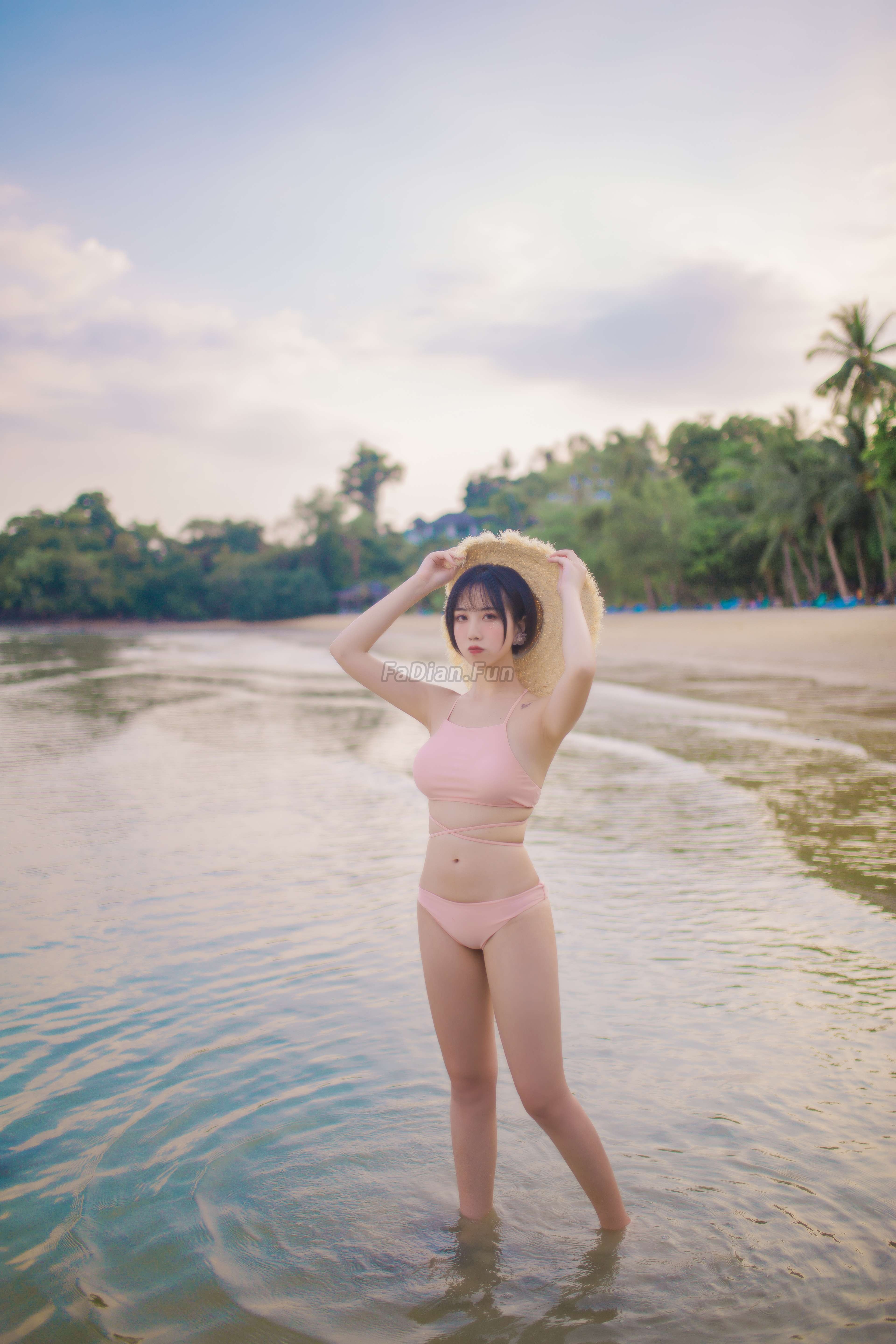 念雪ww  粉色泳衣 [30P]