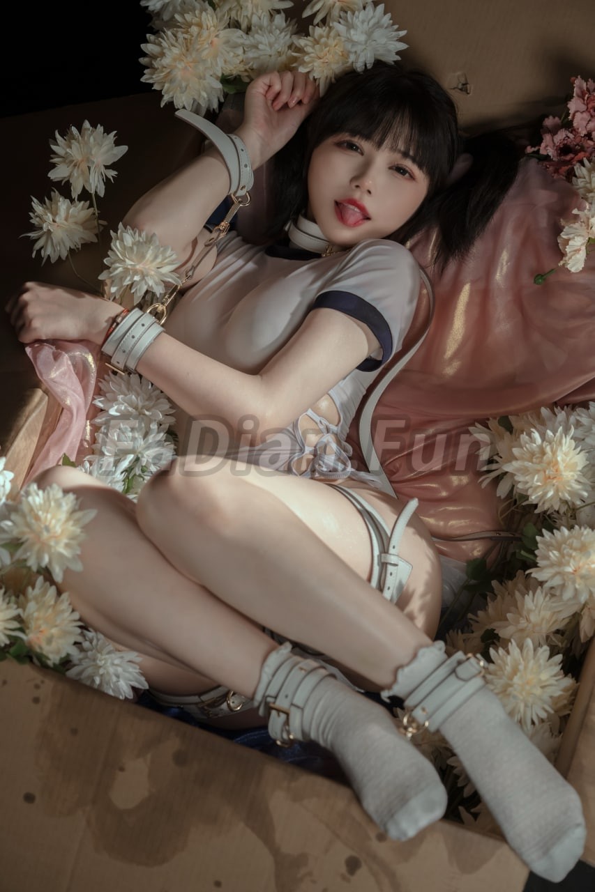 七月喵子 体操服[43P]中的第2张COS预览