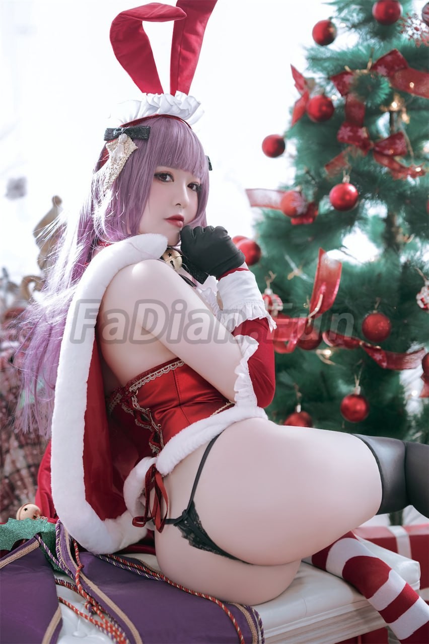 半半子 Christmas Bunny Aike[41P457MB]中的第5张COS预览